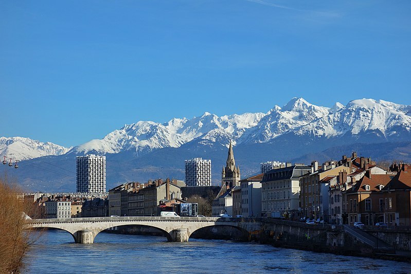 800px City of Grenoble libre de droit