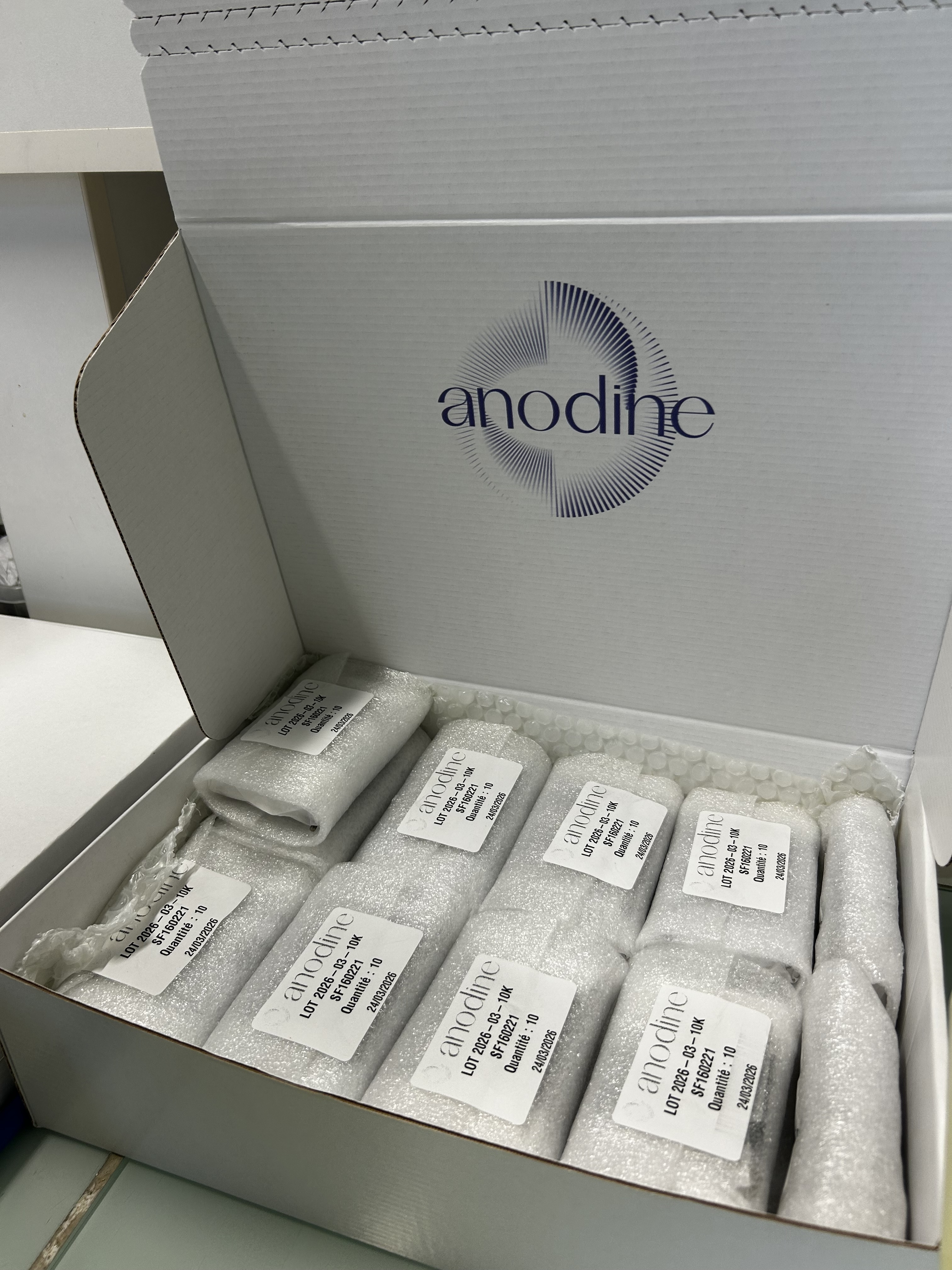 Anodine fabrique, emballe et expédie plus de 1000 produits par jours pour répondre à d'importantes commandes.